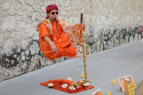 Street performers (Cartagena, Colombia)